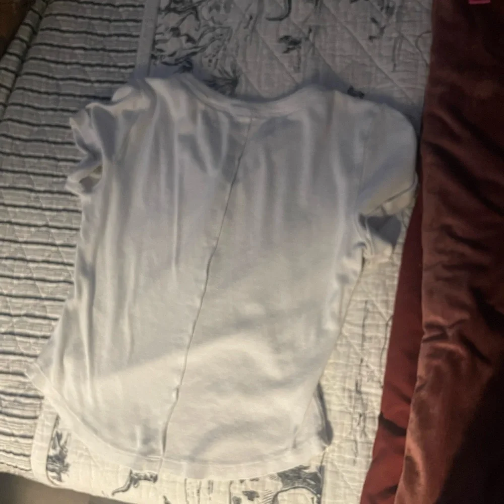 Cute white basic tee! - Picture 2 of 2